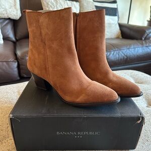 Banana Republic Women's Brown Suede Ankle Booties
